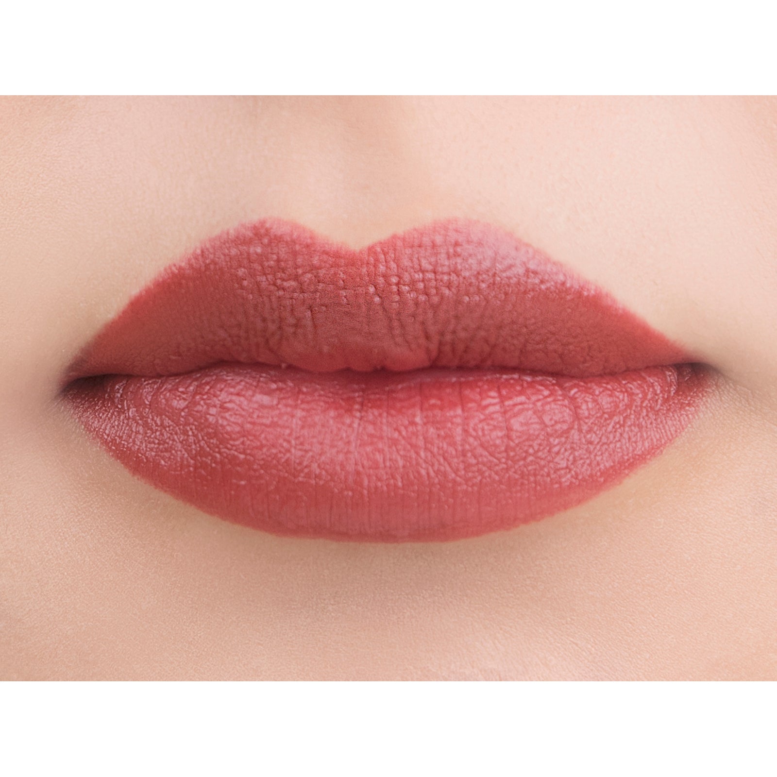 Defiant Creamy Lipstick (006, Carmine)